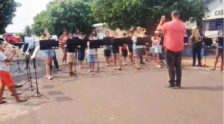 SalmourÃ£o inicia a formaÃ§Ã£o da Banda Marcial Municipal