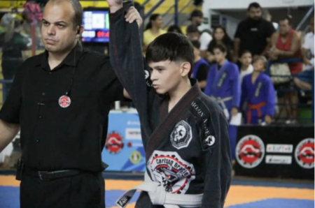 Atleta de Osvaldo Cruz Ã© campeÃ£o do Circuito Interior de Jiu-Jitsu na sua categoria 