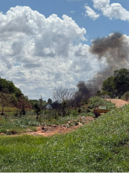 Corpo de Bombeiros atende ocorrÃªncia de incÃªndio no Ecoponto de Osvaldo Cruz 