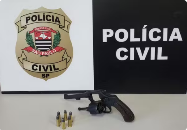 Polícia Civil apreende arma de fogo utilizada em tentativa de homicídio e prende pai de suspeito em Álvares Machado