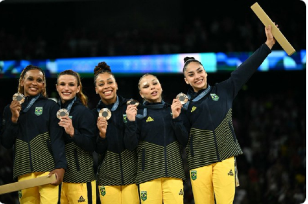 Equipe feminina conquista bronze na ginástica artística em Paris 