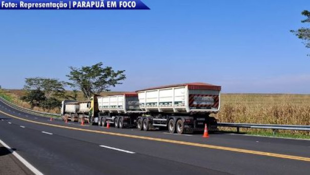 Colisão traseira entre carretas é registrada na SP-294, em Parapuã