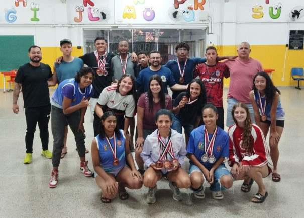 Atletismo de Osvaldo Cruz conquista 12 medalhas nos Jogos Regionais de Tupã