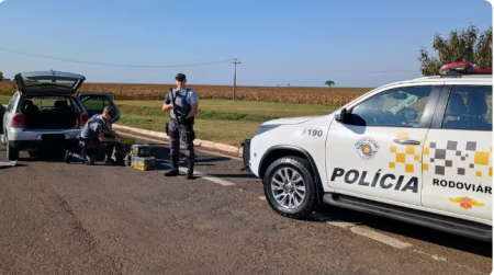 Jovens sÃ£o presas ao transportar 121 tabletes de maconha na Raposo Tavares em Palmital 