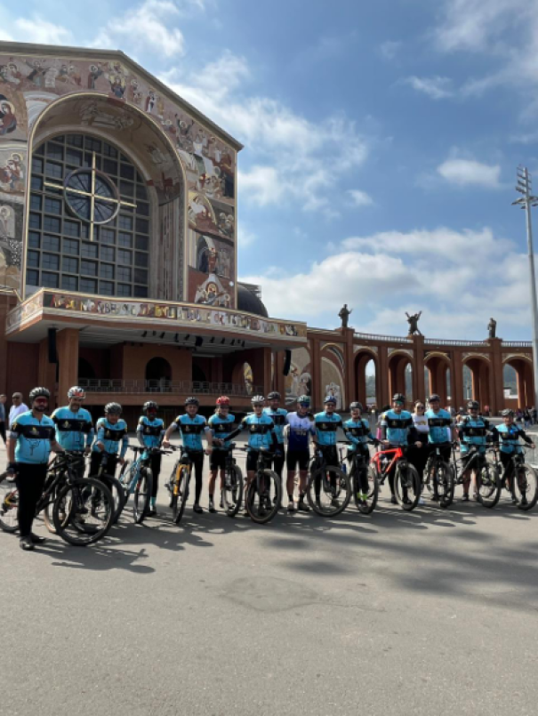 Equipe Peixe Bike Shop de Osvaldo Cruz participou dos ‘Caminhos da Fé’ com 15 ciclistas