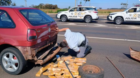 Motorista Ã© preso com 50 quilos de maconha em fundo falso de carro em Palmital