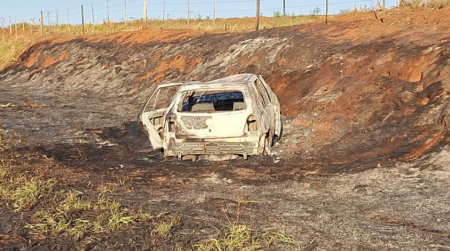 GrÃ¡vida fica ferida em capotamento seguido de incÃªndio na vicinal que liga TupÃ£ a QueirÃ³z