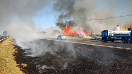 Fogo Ã s margens das rodovias exige atenÃ§Ã£o de motoristas, alerta concessionÃ¡ria