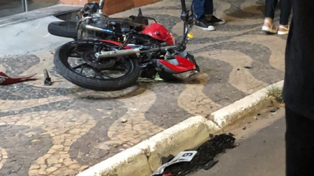 LUCÃLIA: Acidente com moto deixa duas pessoas gravemente feridas