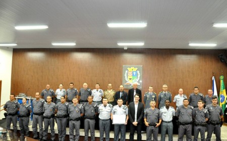 Câmara Municipal entrega Moção de Aplausos a Polícia Militar de Osvaldo Cruz e Banda Regimental da Polícia Militar de Prudente