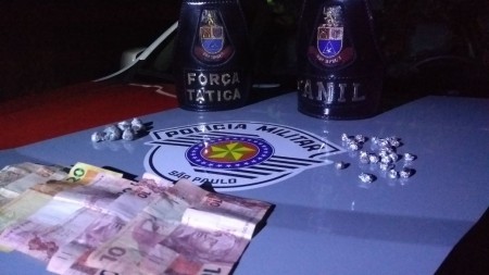 Polícia Militar prende traficante e apreende droga e dinheiro em Salmourão 