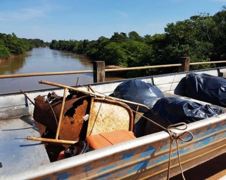 Lions retira quase meia tonelada de lixo em mais uma ação ambiental no rio Aguapeí, em Flórida Paulista