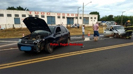 Cinco pessoas ficam feridas em acidente na SP-294 em Tupã