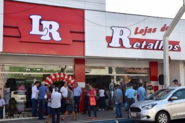 Indivduo invade loja no centro da cidade e ameaa funcionrias