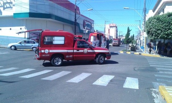 Duas pessoas ficam feridas em acidente entre motos no centro de OC