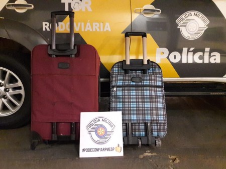 Polícia Rodoviária aborda ônibus e prende peruana com 1,5 de cocaína nas malas