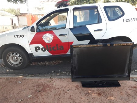 Polícia Militar recupera TV furtada em Osvaldo Cruz