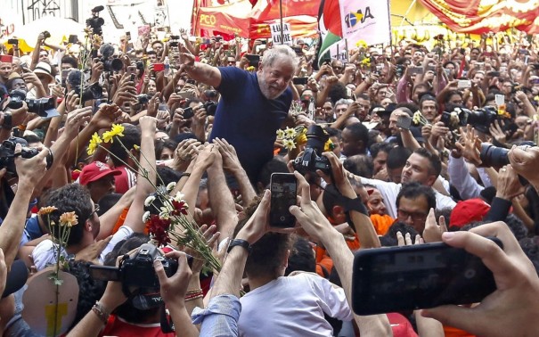 Candidatura de Lula  alvo de 16 contestaes no TSE; entenda prximos passos