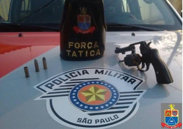 Polcia Militar prende homem com arma de fogo com numerao raspada em Dracena