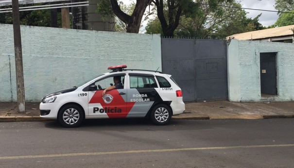 Exploso de bomba dentro de sala de aula provoca interrupo temporria de atividades em escola estadual