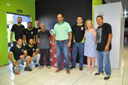 Oficiais do Asfalto Motoclube entrega doações para a Santa Casa e Apae de Osvaldo Cruz