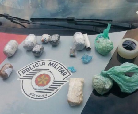 Polícia Militar prende mulher com drogas e comprimidos de ecstasy 