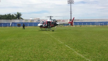 Helicóptero Águia sobrevoa a região em apoio ao policiamento terrestre