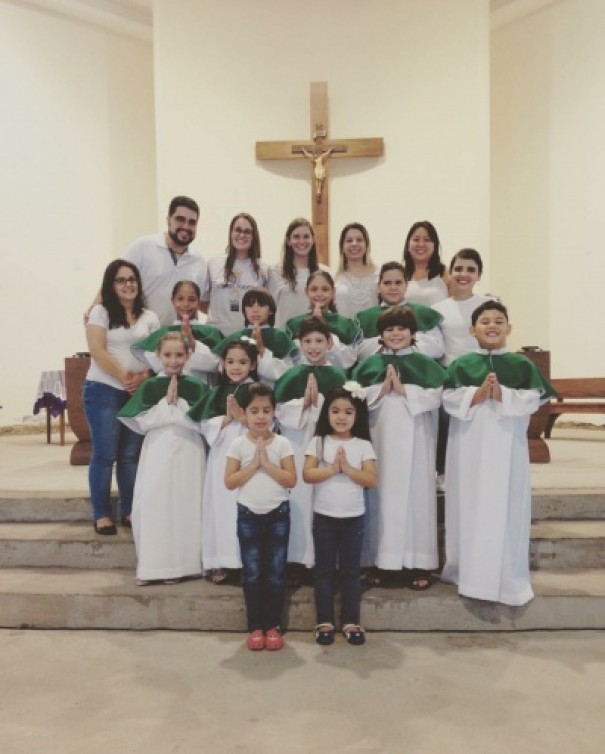 Coroinhas da Igreja Catlica escrevem carta ao Papa Francisco e recebem resposta