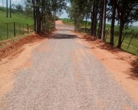 FLÓRIDA PAULISTA: Prefeitura faz melhorias em estradas rurais através de convênio com o Estado 