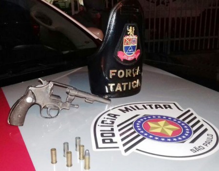 Policiais da Força Tática ouvem disparo de arma de fogo e prendem indivíduo em flagrante