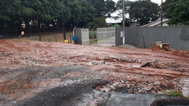 Pais reclamam das dificuldades de acesso a creche do bairro Santa Tereza em Osvaldo Cruz