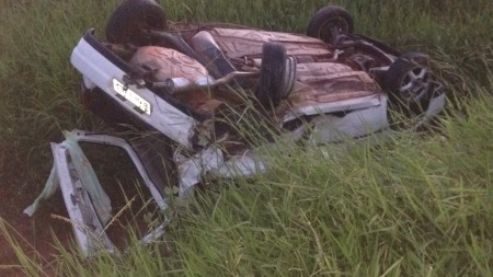 Gol parado no meio da pista provoca acidente grave na Rodovia Comandante Ribeiro de Barros, neste domingo