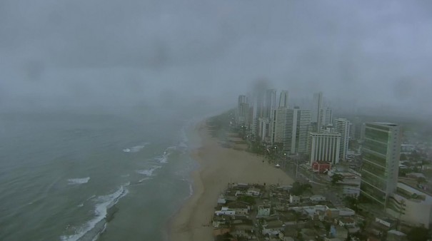 Globocop cai na orla da Zona Sul do Recife e deixa dois mortos