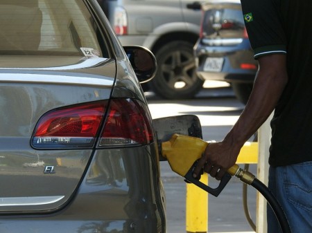 Preço médio da gasolina sobe pela 11ª semana seguida e chega a R$ 4,18