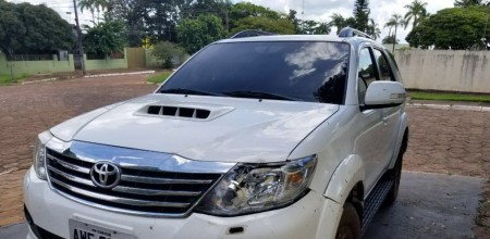 Toyota SW4 roubada em Osvaldo Cruz é recuperada em Umuarama (PR) 