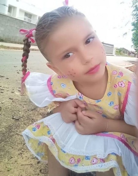 Menina de 4 anos morre após ser picada por escorpião