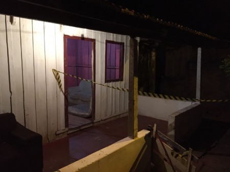 Homem é assassinado a tiros em frente a residência em Santo Anastácio