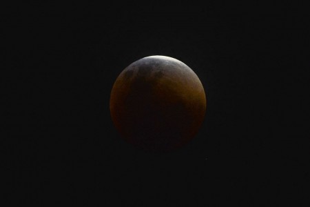 Eclipse total da Lua ocorre hoje; veja dicas para acompanhar