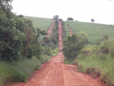 Prefeitura de OC assina convênio para melhorias em estrada rural