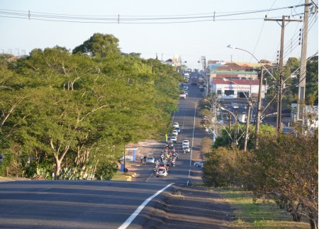 Caminhoneiros e apoiadores à greve fazem carreata em Osvaldo Cruz