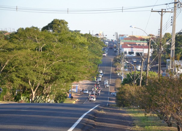 Caminhoneiros e apoiadores  greve fazem carreata em Osvaldo Cruz