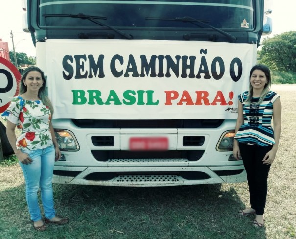 2 carreata em apoio  Greve dos Caminhoneiros acontece em Osvaldo Cruz