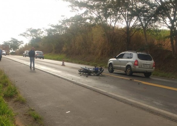 Motociclista de Parapu morre aps acidente em rodovia e ser atropelado por nibus