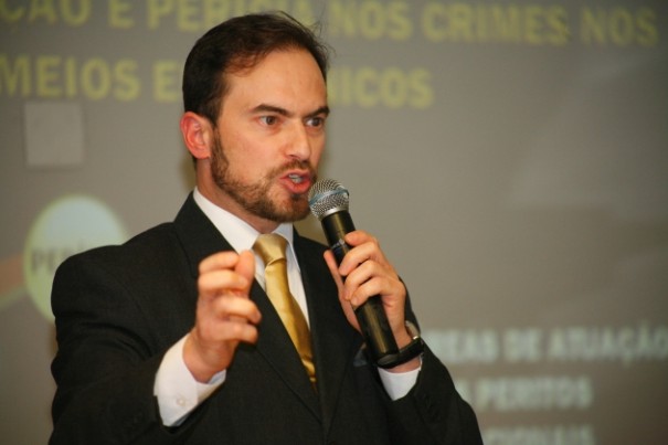 OAB de Osvaldo Cruz realiza palestra sobre a Lei de Crimes Digitais