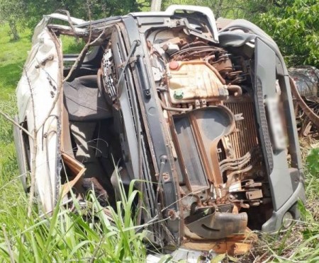 Acidente com caminhão tanque de transporte de leite resulta em uma vítima fatal 