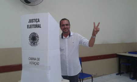 Candidatos a Deputado Estadual da região votaram pela manhã em Osvaldo Cruz e Parapuã