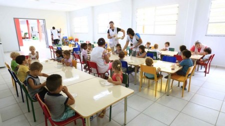 Dia dos professores: pedagogia foi o curso com mais ingressantes e concluintes em 2017