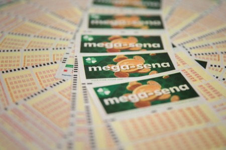 Mega-Sena pode pagar R$ 19 milhões neste sábado