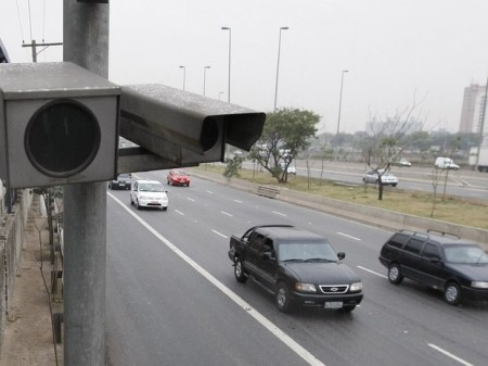 Radar na Rodovia Raposo Tavares passa por verificação do Ipem