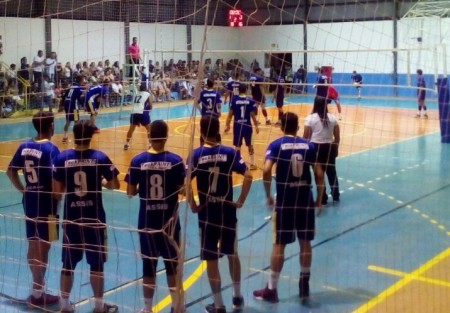 Equipe de Vôlei Masculino Sub-21 de Osvaldo Cruz vence segundo jogo da 1ª fase nos Jogos Regionais